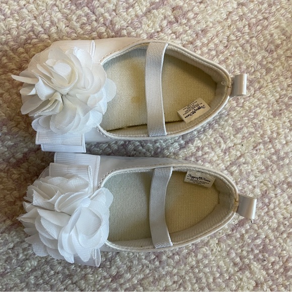 Lot of shoes. Range of different sizes. Some new and never worn. - Picture 9 of 12